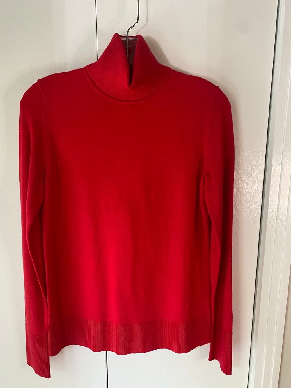 Free Assembly Soft Tomato Red Turtleneck Sweater Sz XS